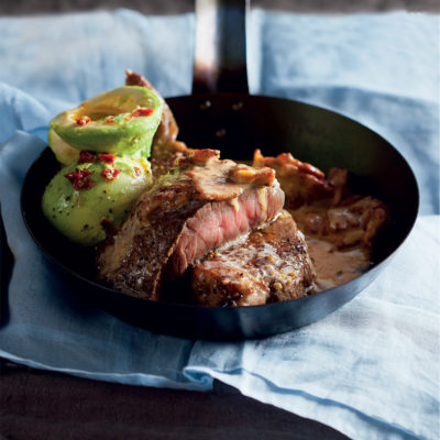 Sirloin with gorgonzola-and-bacon sauce and avocado salad