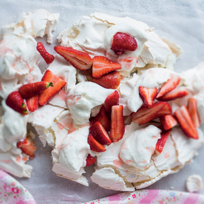 Strawberry-and-cream pavlova