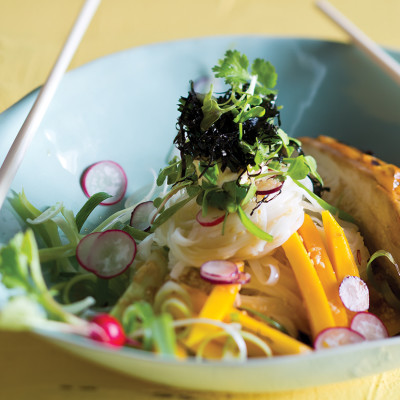 Asian chicken and mango salad