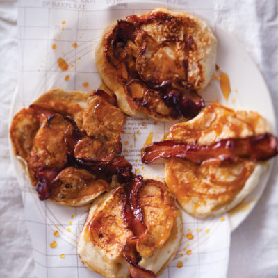 Hotcakes with bacon