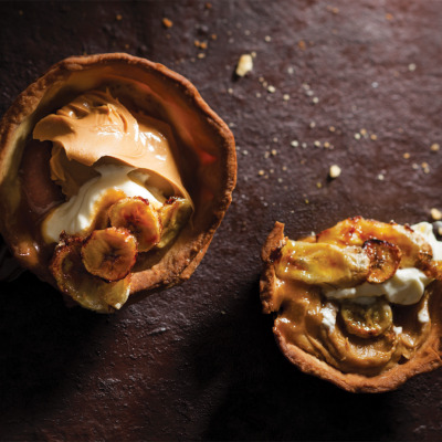 Peanut butter-butterscotch and caramelised banana tarts