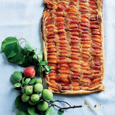 Apricot frangipane tart