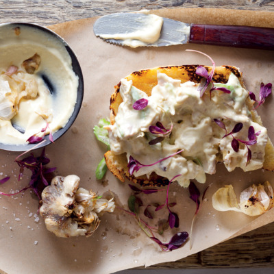 Open chicken and garlic mayonnaise sandwich