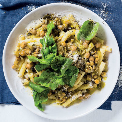 Pasta with brinjal, chickpeas and rocket