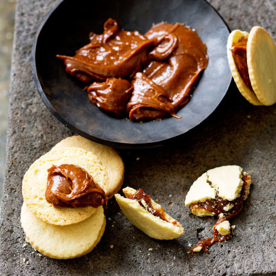 Argentinian dulce de leche shortbread