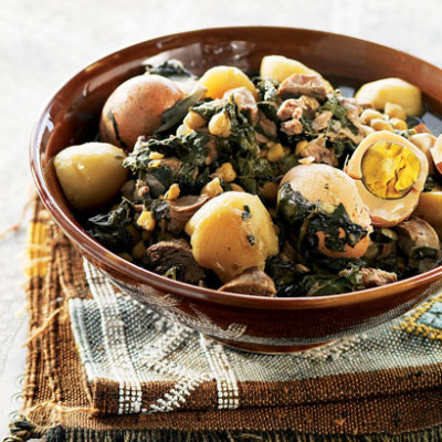 Algerian veal stew with spinach and chickpeas