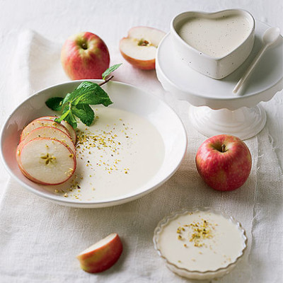 Apple slices set in vanilla panna cotta