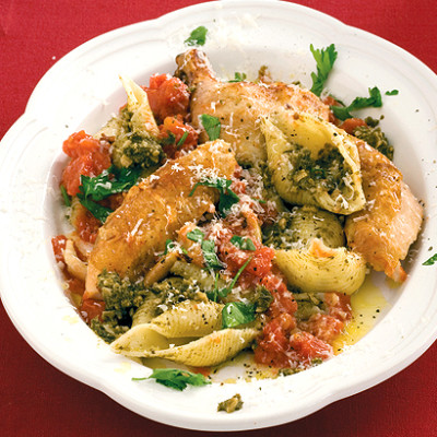 Conchiglioni with roast chicken and tomato