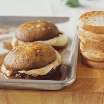 Baked mushroom and mozzarella burgers