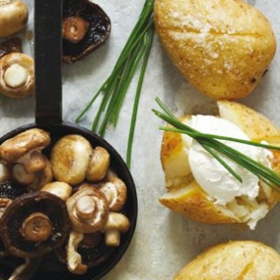 Baked potatoes with fromage frais, chives and mushrooms