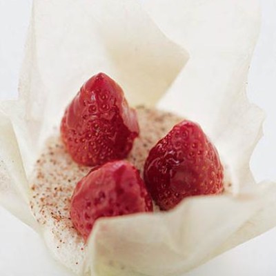 Baked sweet ricotta with glazed strawberries