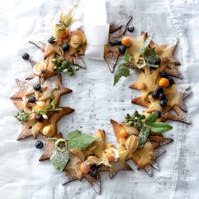 Biscuit wreath