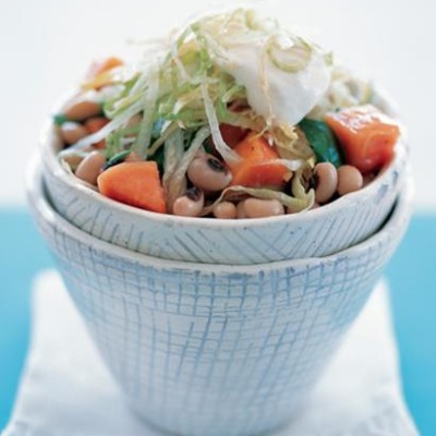 Black-eyed bean and mango salad