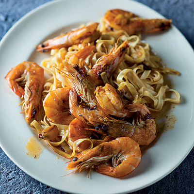 Chilli saffron prawn pasta