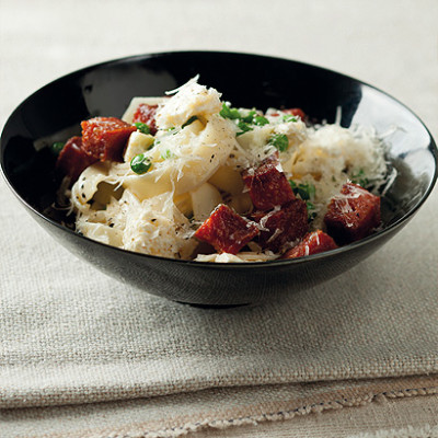 Chorizo, pea and feta pasta