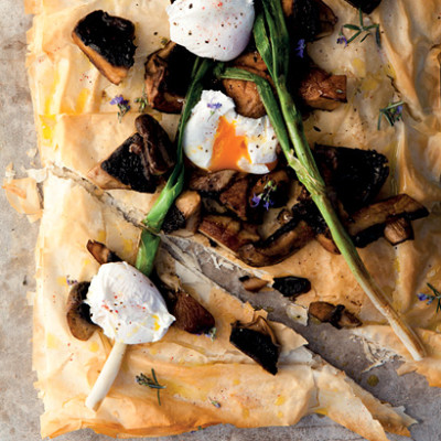 Eggy mushroom tart