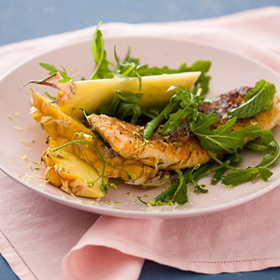 Fresh hake fillets with pineapple wedges