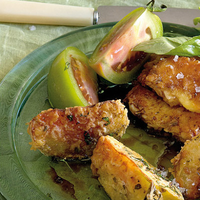 Fried green tomato and halloumi tapas