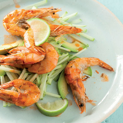 Garlicky prawns with apple salad