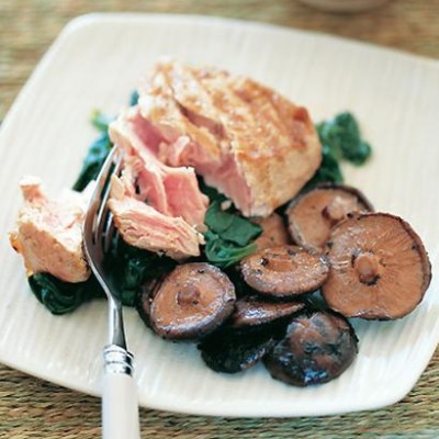 Griddled tuna with braised shiitake mushrooms