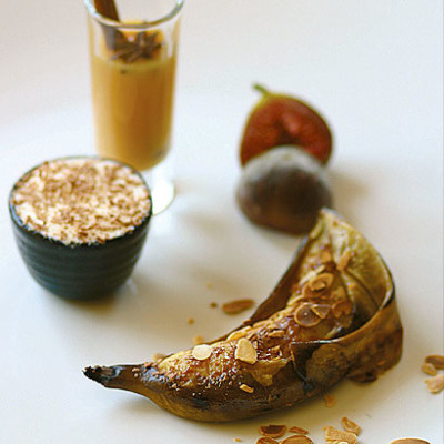 Grilled bananas with butterscotch sauce