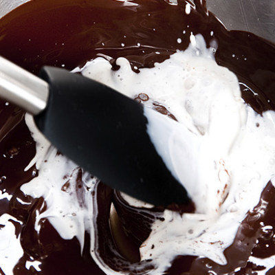 Honey nougat chocolate sauce