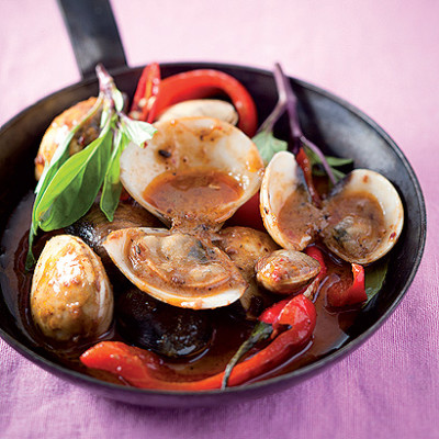 Laksa red chilli and Thai basil clam curry