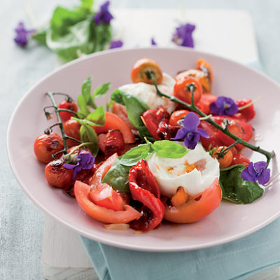 Mozzarella and roast red pepper salad