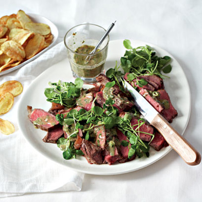 Mustard steak and crispy fried potatoes