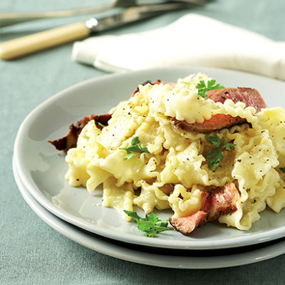 Organic mafaldine with slow-simmered organic onion sauce served with seared free-range beef