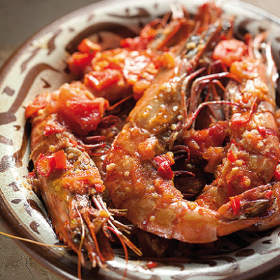 Pan-fried prawns with chilli tomato sauce