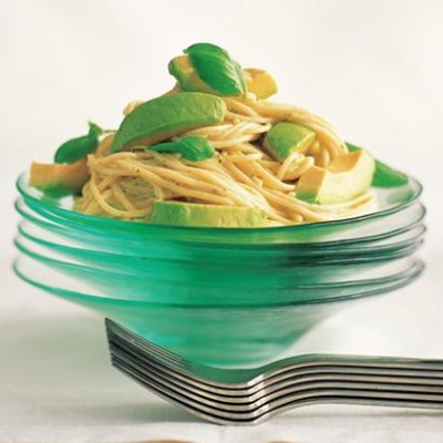 Pasta with avocado sauce