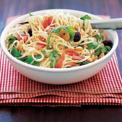 Pasta with butter beans and fresh tuna