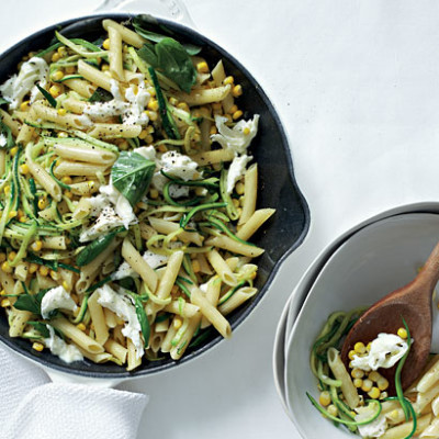 Pasta with corn, shredded marrows and mozzarella