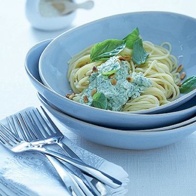 Pasta with ricotta-basil pesto