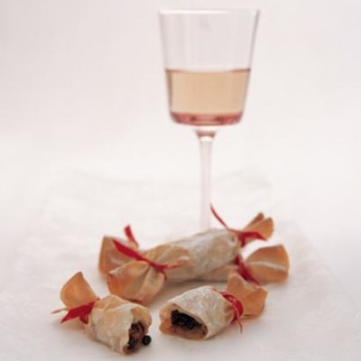 Phyllo christmas crackers