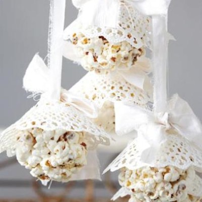 Popcorn baubles