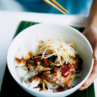 Pork noodles with crispy garlic and chilli