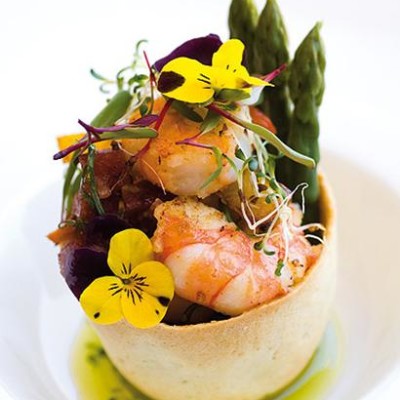 Prawn and asparagus tarts with mascarpone