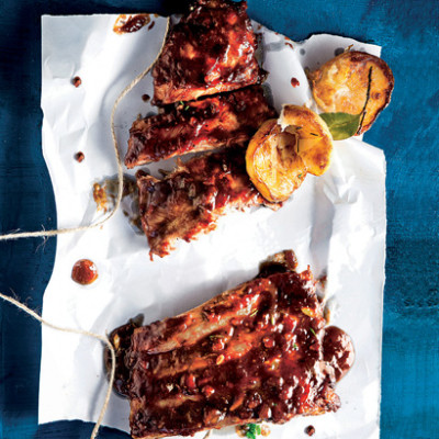 Roasted sticky pork ribs