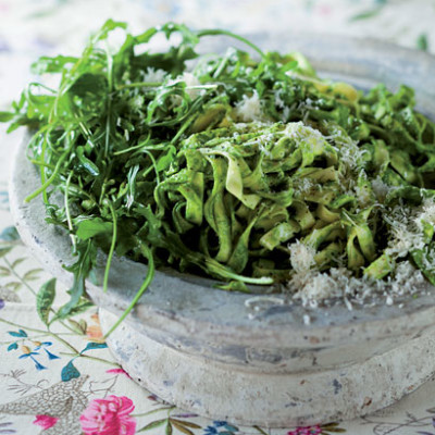 Rocket-and-pesto pasta