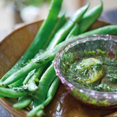 Runner beans with a garlicky sherry vinegar dressing