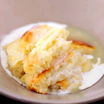 Self-saucing lemon pudding