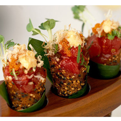 Spicy tuna tartare in sesame miso cones