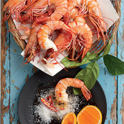 Steamed prawns with hot pepper mandarin salt