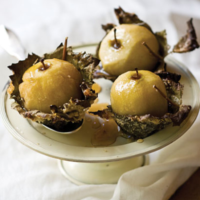 Stewed apples in crispy vine leaves