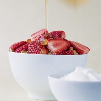 Strawberries with pistachios and mint syrup