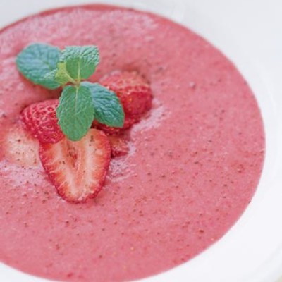 Strawberry and cream soup