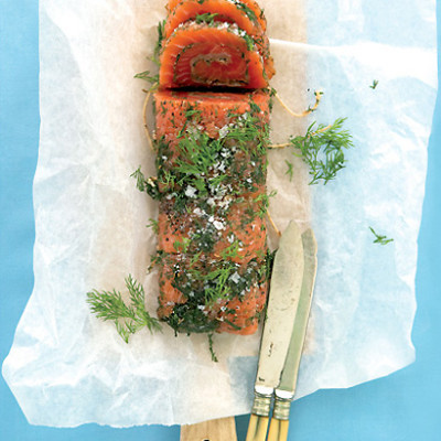 Sugar and salt-cured Norwegian salmon