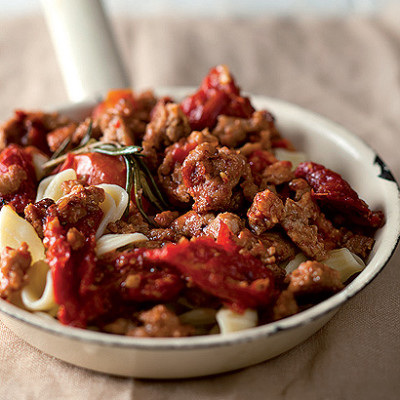 Sundried tomato and pork mince pasta